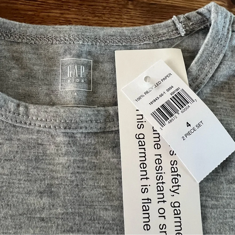 Gap kids size 4 NWT 2 piece pajama set